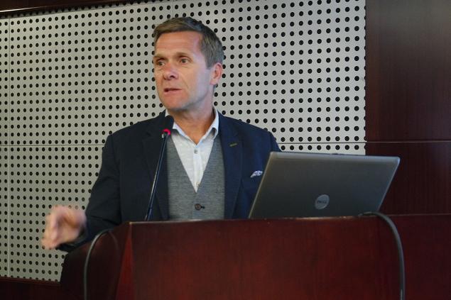 (小)图3驴学Ralph Maddison獗�.JPG (小)图3驴学Ralph Maddison獗�.JPG